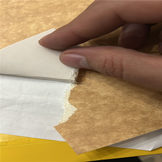Tablero de papel de embalaje trasero Kraft multicapa con revestimiento blanco 1s