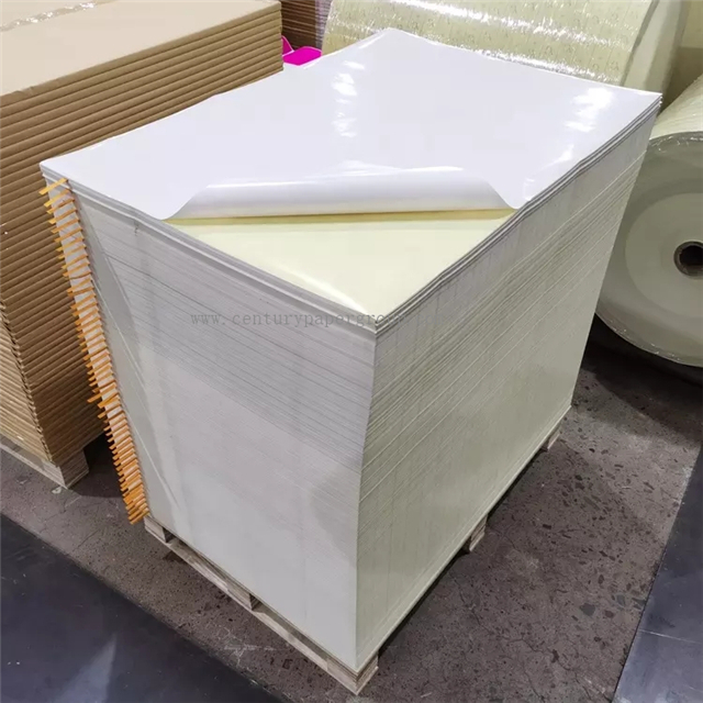 Papel autoadhesivo sin madera de alta calidad en hoja